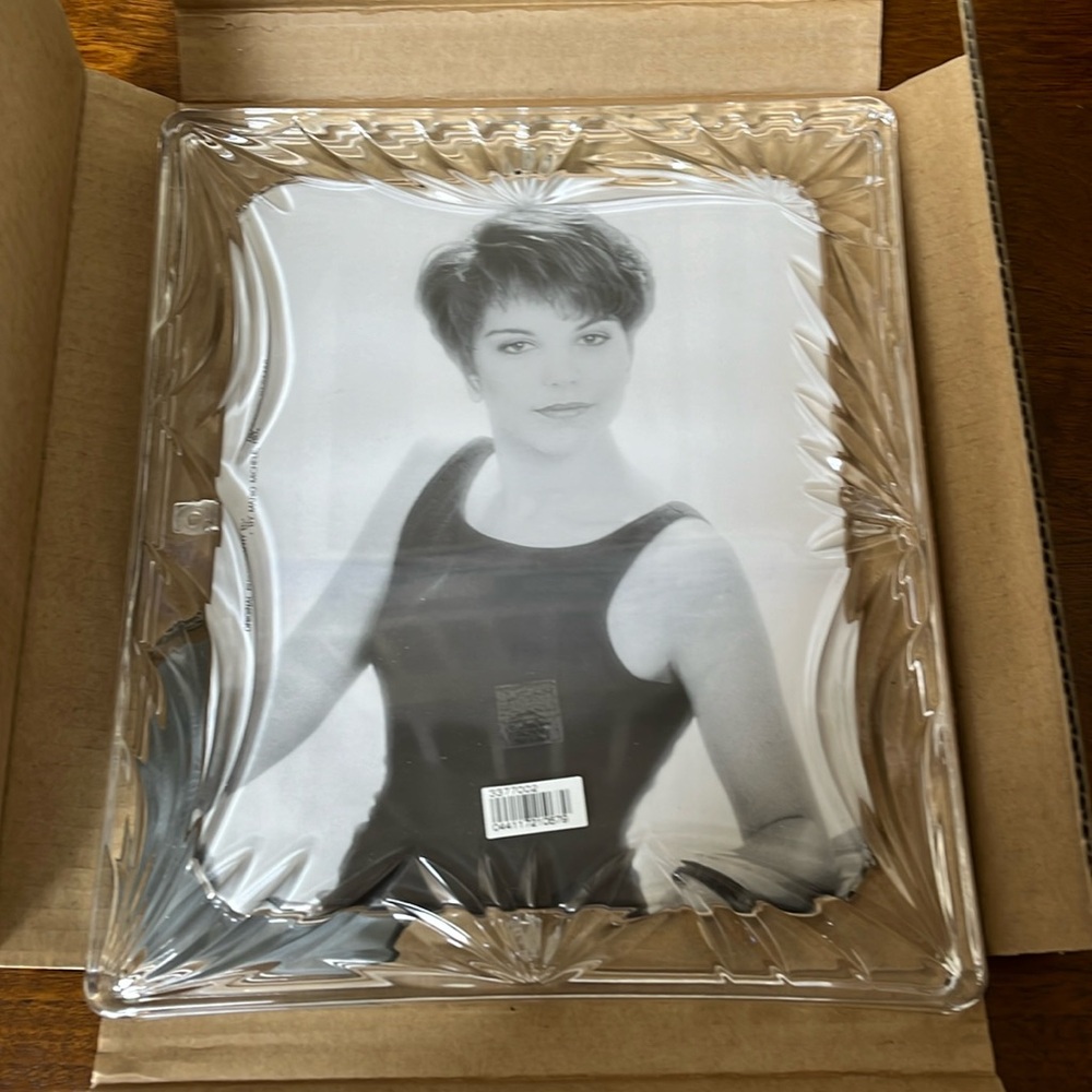 Fifth Avenue Crystal “Silhouette” 8x10 Inch Picture Frame - New, Never Used